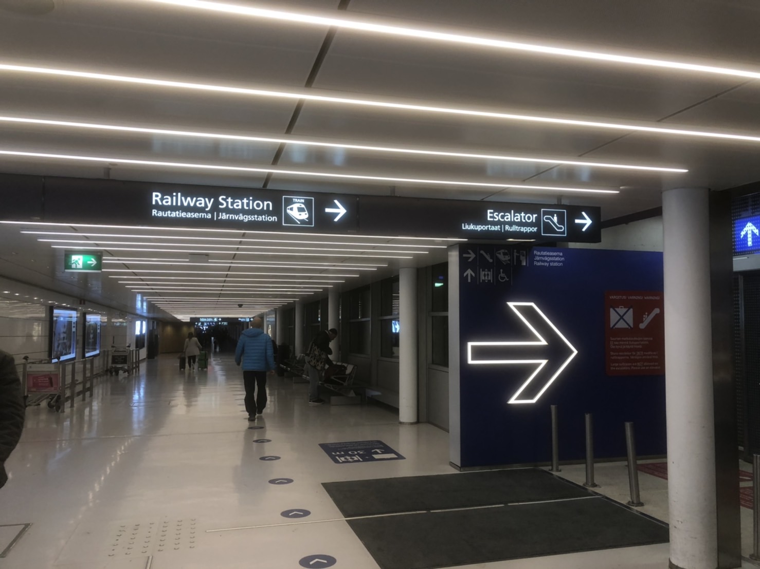 フィンランドのバンター空港内1